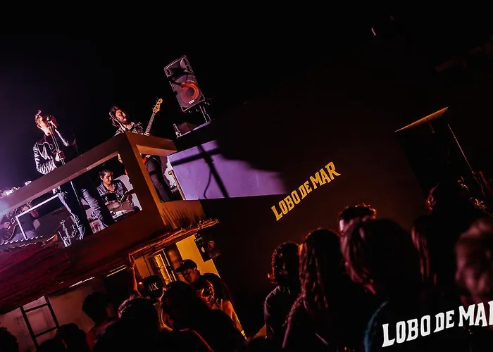 Lobo De Mar Hostel *