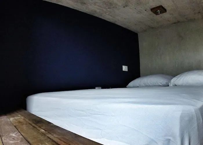Lobo De Mar Hostel *